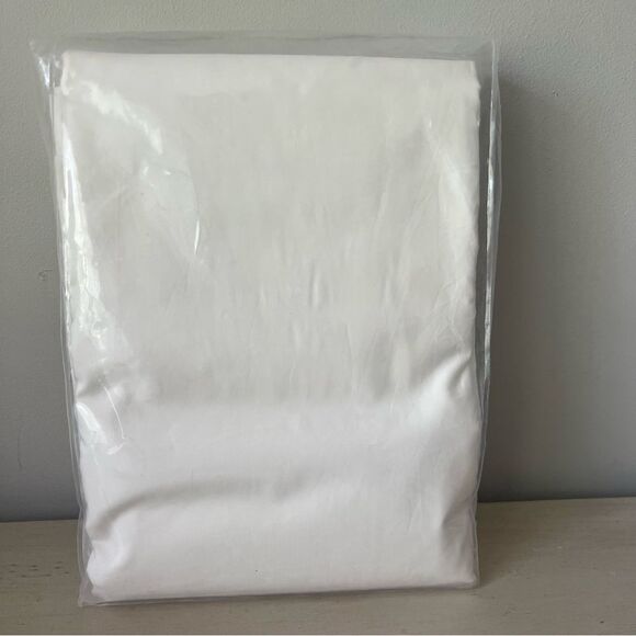 New Queen Duvet Cover, The Company Store
Legends Hotel Cream Supima Cotton 92x98 - Picture 6 of 9